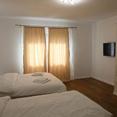 Casa Carmen Hotel Poienile Izei Buitenkant foto
