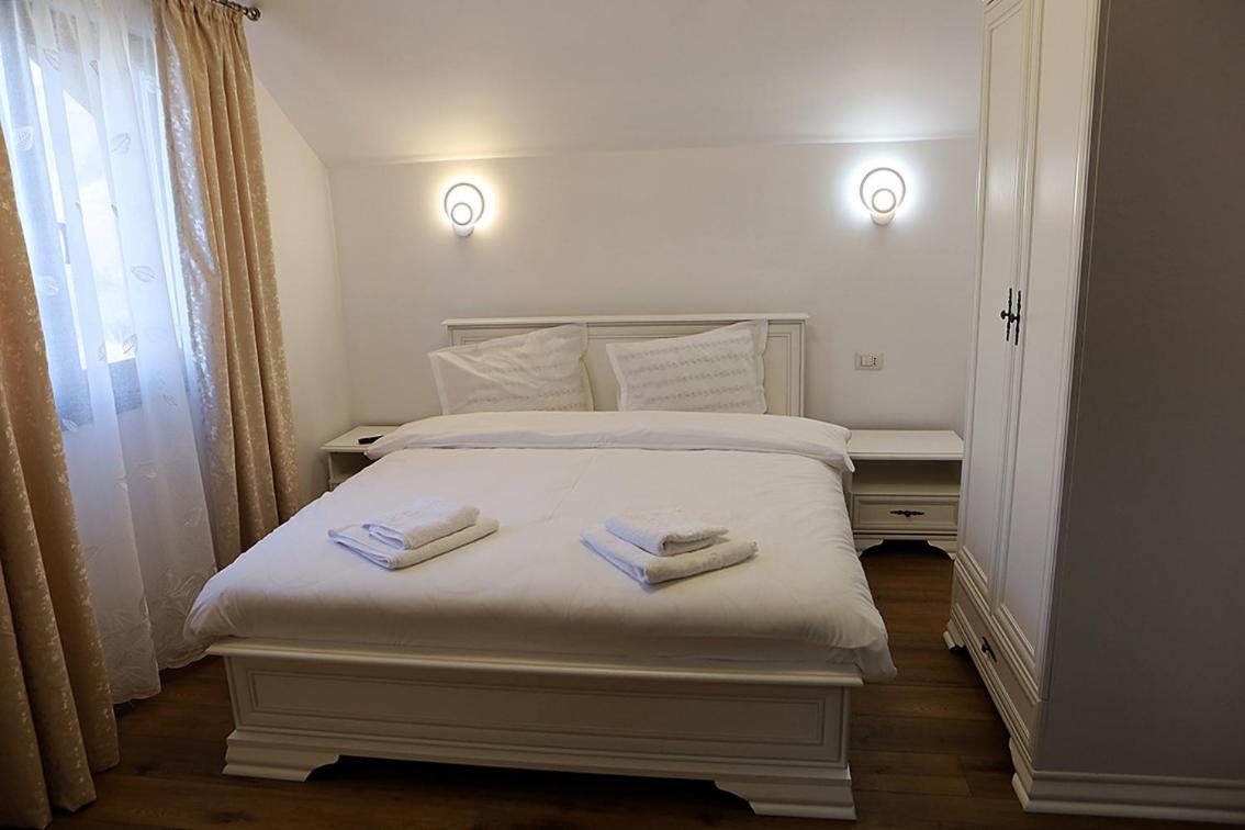 Casa Carmen Hotel Poienile Izei Buitenkant foto